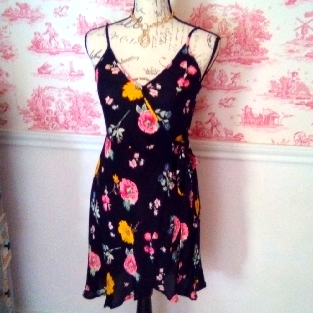 Band of gypsies Floral wrap over style dress